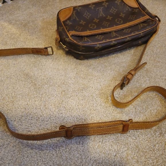 Louis Vuitton cross body 100% authentic - Picture 10 of 11